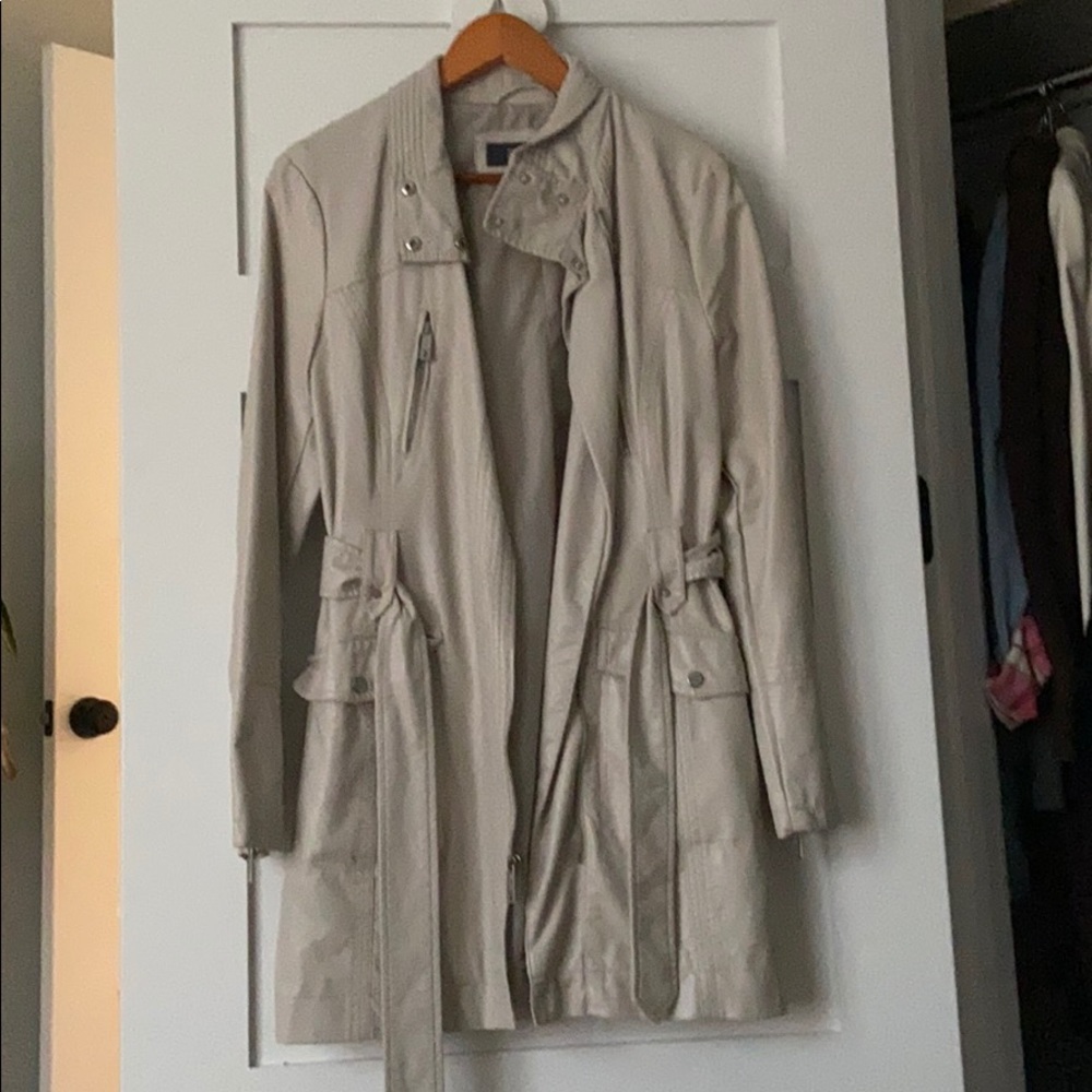 Kenneth Cole reaction cream couler medium leather